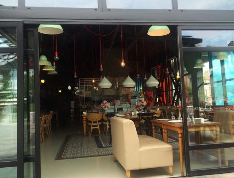 Sakarya'nın En İşlek Caddesinin Gözde ve Spesiyal Mekanı The Mono Restaurant