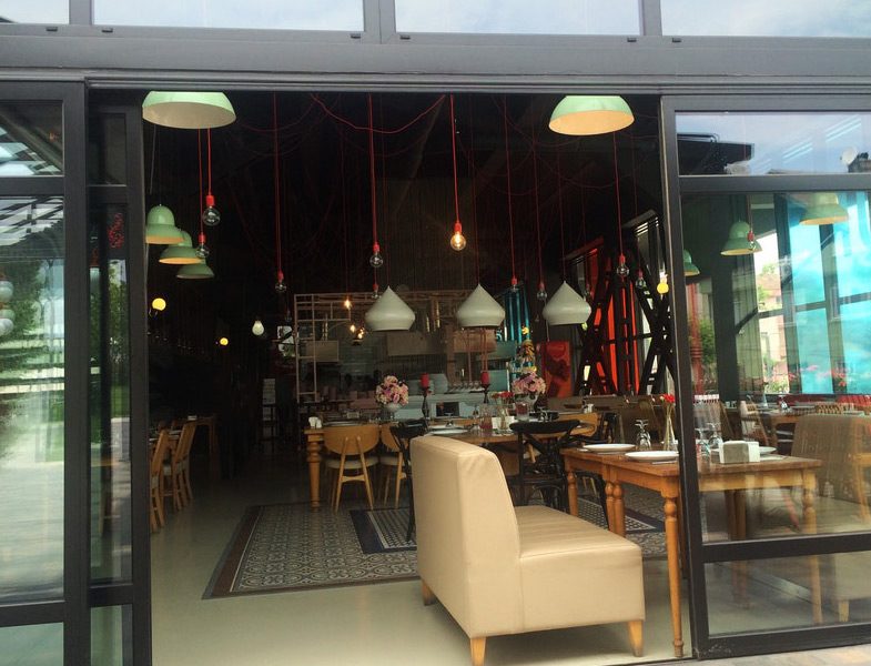 Sakarya'nın En İşlek Caddesinin Gözde ve Spesiyal Mekanı The Mono Restaurant