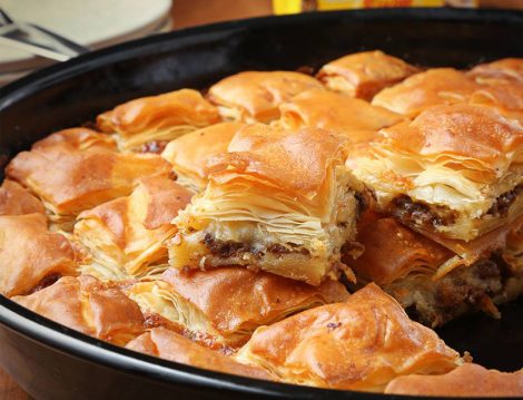 Çay Saati Sofralarının Değişmeyen Lezzeti Börek Tarifleri
