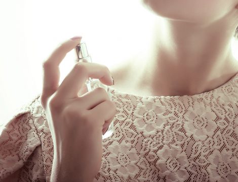 Parfüm ve Makyaj Namaza Mani midir