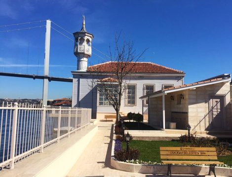Baharda Bir Başka Güzel İstanbul’un Boğaza Nazır Camileri
