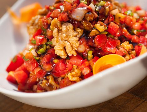 İftar Sofralarına Yemek Eşlik Edecek Lezzetli Salata Tarifleri