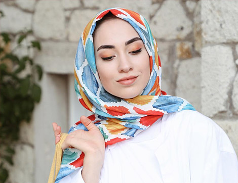 Yaz Kombinlerini Taçlandıracak 5 Eşarp ve Şal Modeli