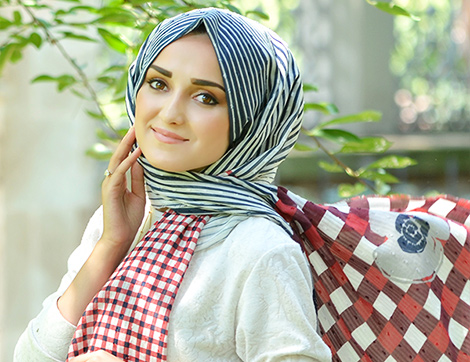Hangi Kıyafetlerle Hangi Kumaşa Sahip Şal Kullanılır?
