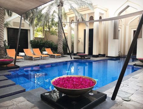 Al Areen Palace & Spa Gül Yapraklı Kaseler