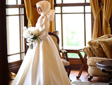 Zeynep Serdengeçti Nihan Peker İmzalı Tesettür Gelinlik Modeli