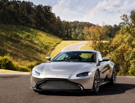 Aston Martin Vantage Gümüş