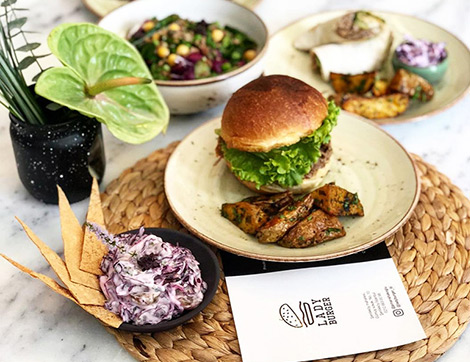 Lady Burger; Kadın Elinin Değip Güzelleştirdiği Mekan
