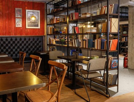 Caffè Nero Kitap Kahve Evi