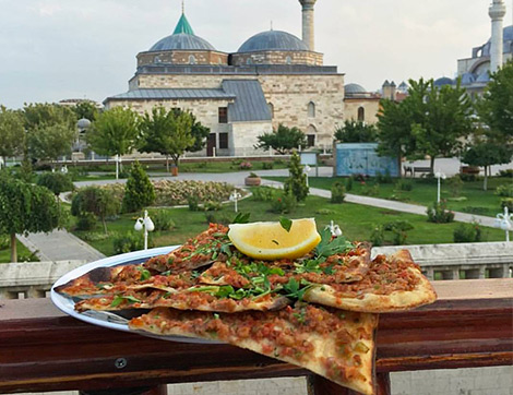 Muhafazakar Aileler Mevlana Diyarı Konya’da Nerelere Gider? Nerede Konaklar? Ne Yer?