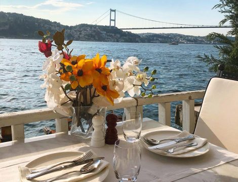 Pembe Yalı Restauran Boğaz Manzarası