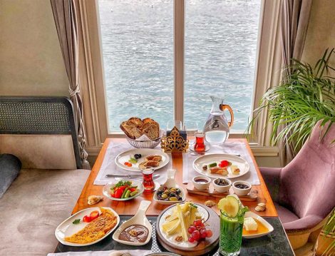Pembe Yalı Restaurant Boğaz Manzaralı Kahvaltı