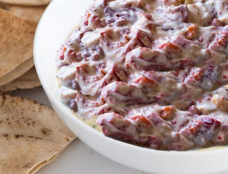 Yoğurtlu Karışık Salata Tarifi