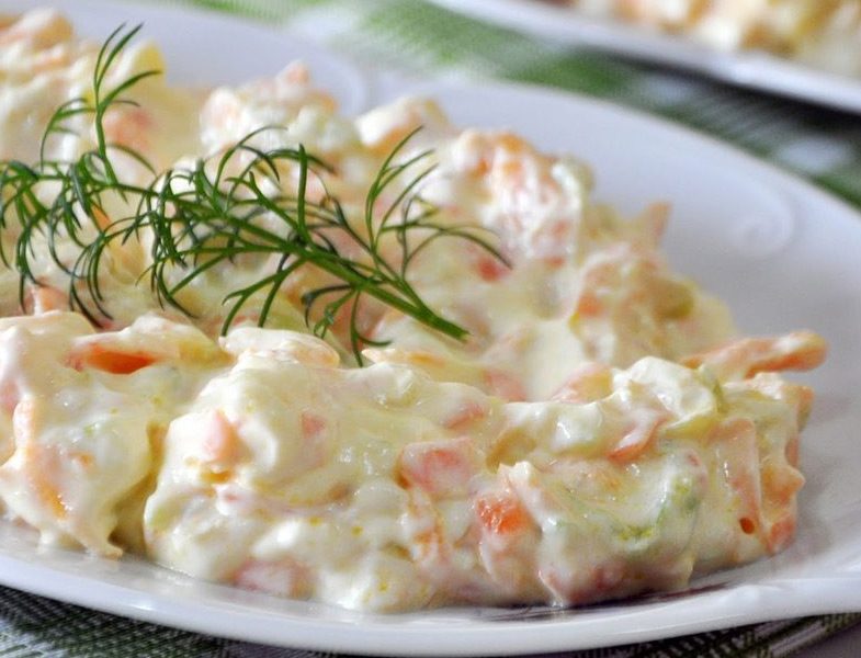 Yoğurtlu Sebze Salatası Tarifi