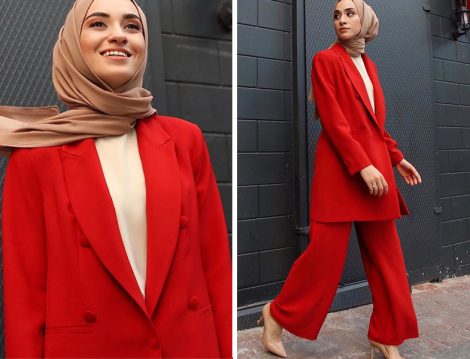 Kadriye Baştürk Kırmızı Bol Pantolon ve Kruvaze Ceket İkili Takım