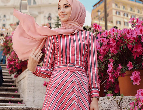 2019 Yazına Çok Yakışacak Pembe Tonlarında Tesettür Elbise Modelleri
