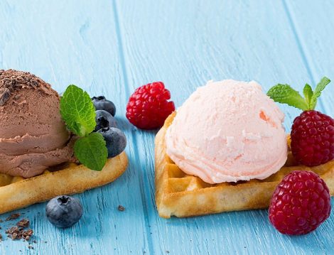 Dondurmalı ve Meyveli Waffle
