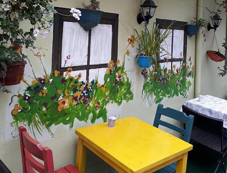 Kafe La Mekan Renkli Dekorasyon