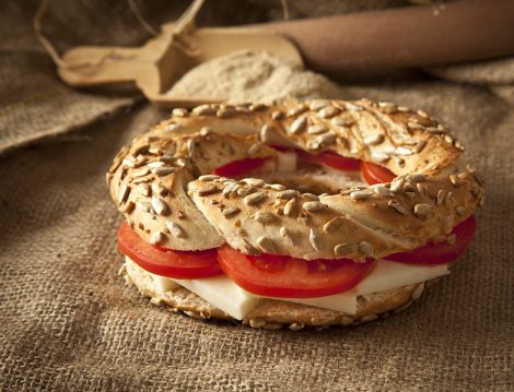 Kahvaltı İçin Simit Sunumu