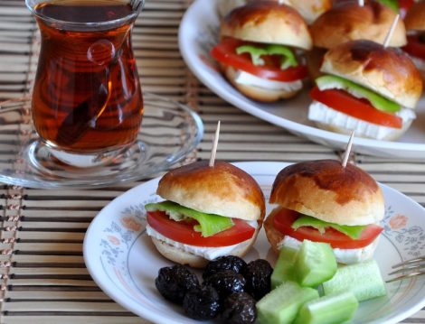 Kahvaltılık Sandviç Poğaça Tarifi