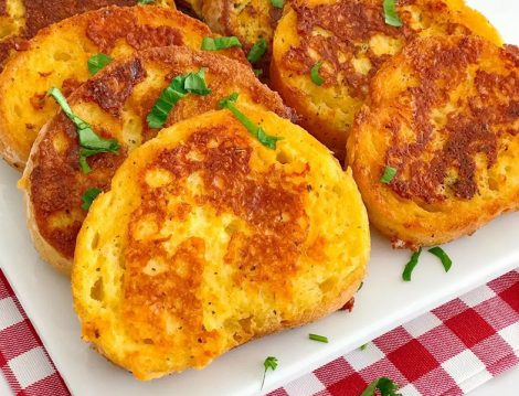 Kaşar Dolgulu Yumurtalı Ekmek Tarifi