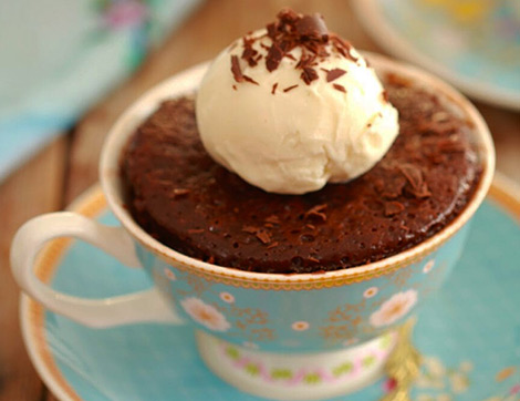 5 Dakikada Tatlı Krizinizi Bastıracak Brownie Kek Tarifi