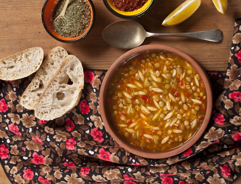 Yeşil Mercimekli Arpa Şehriyeli Sebzeli Çorba