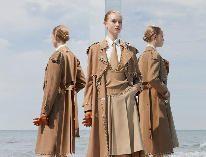 Burberry 2019-2020 Zincir Detaylı Trençkot