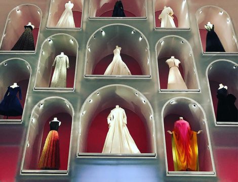 Christian Dior Paris'ten Dünyaya Sergisi