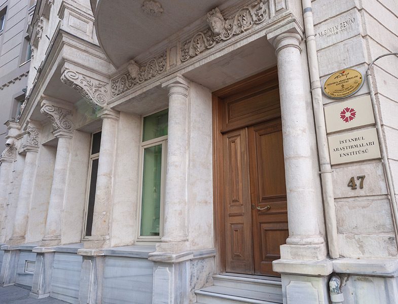 İstanbul Araştırmaları Enstitüsü