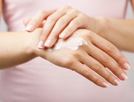 Kışın Kuruyan Eller İçin Nemlendirici Krem