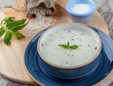 Kolay Yayla Çorbası