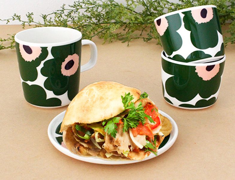 Pita Ekmeğinde Tavuk Döner