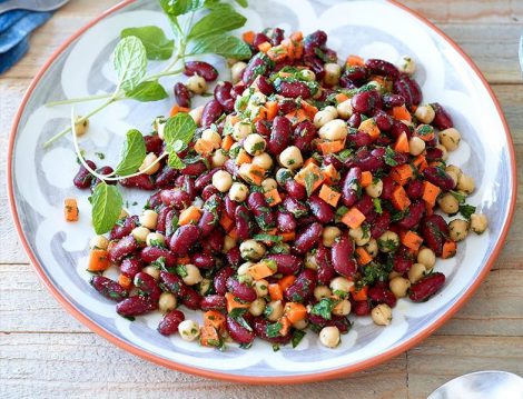 Kuru Baklagiller Salatası