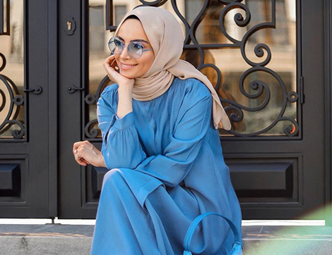 2020’nin Moda Rengi Klasik Mavi Yaz Kombinlerinde Nasıl Kullanılır?