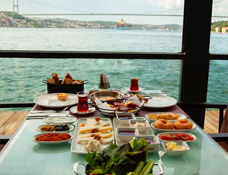 Ghalia Lounge Boğazın Yanı Başında Tadına Doyum Olmaz Lezzetlerini Deneyimlemeye Davet Ediyor