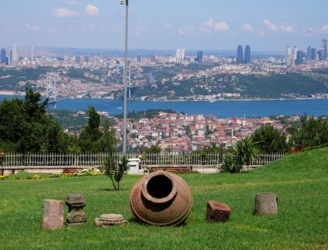 Çamlıca Tepesi