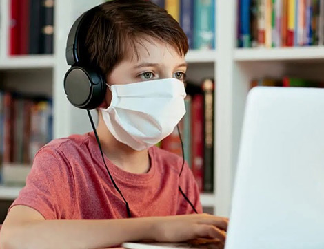 Online Eğitimde Kulaklıklara Dikkat!