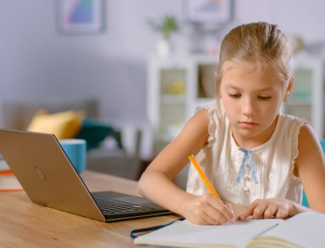 Online Eğitimde Duygusal Boşluk Sorunları