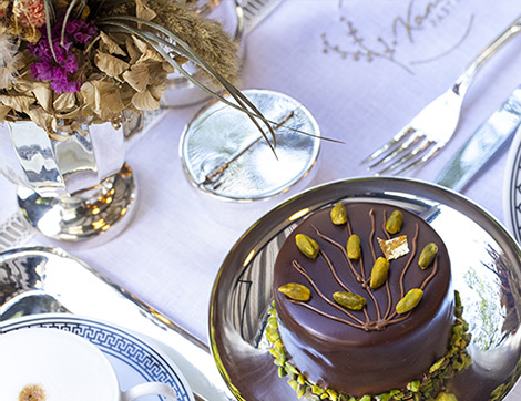 Kandilli Pastanesi Luxury Patisserie Deneyimini Evlere Taşıyor