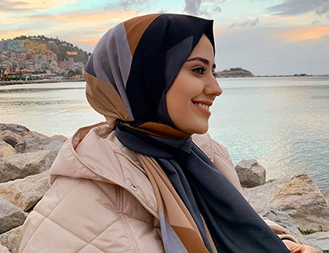 Hafifliğiyle En Çok Tercih Edilen Eşarp ve Şallar Hangileridir?