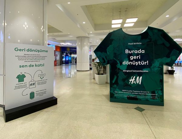 Akbatı H&M Dev Geri Dönüşüm Kutusu