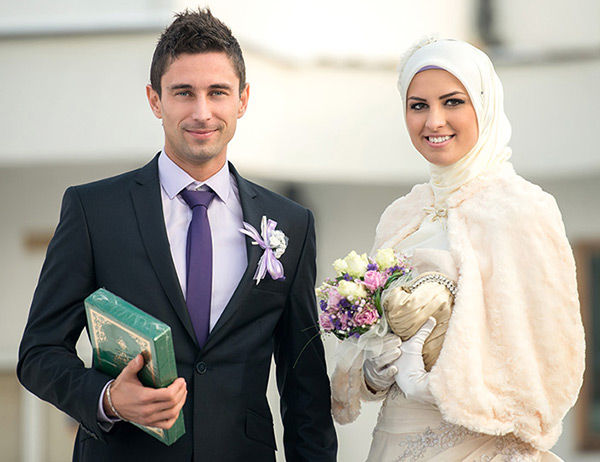 Mesut ve Huzurlu Aile Hayatının Formülü Nedir?