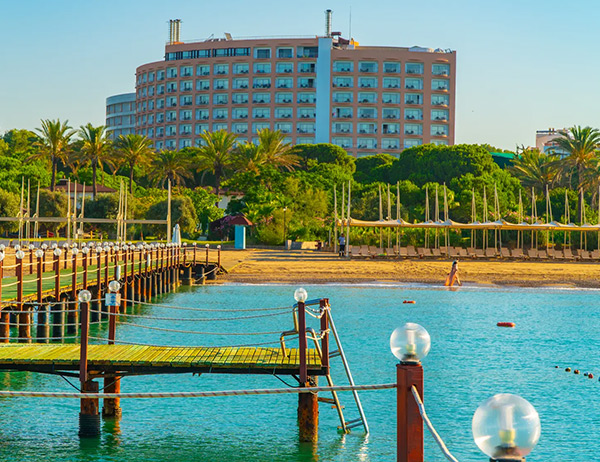 Antalya’da Ayrıcalıklı Bir Tatil Deneyimi Sunan Oteller