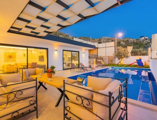 Korunaklı Villa