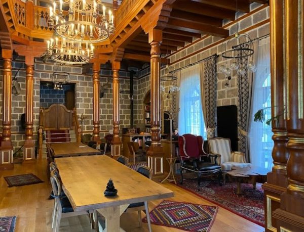Lugat Kitap Kahve Oturma Alanları